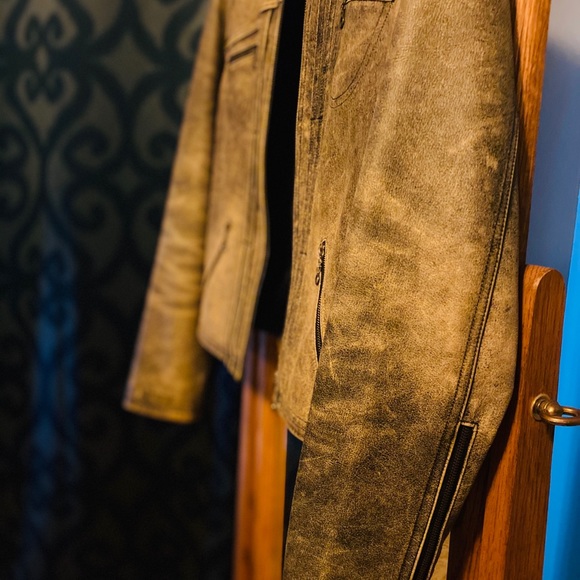 Sold - Picture 4 of 7